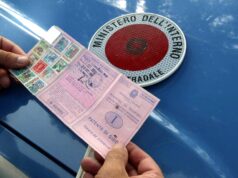 Patente e libretto dovranno coincidere. Ecco chi è esentato