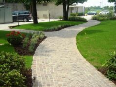 Come pianificare un sentiero sel giardino