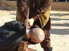 L’Isis ora taglia le teste con l’ascia