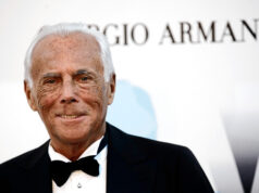 Il consiglio di Armani agli uomini: “Non vestitevi da omosessuali”