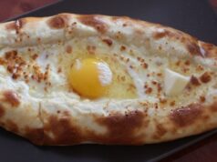 Khachapuri, la torta al formaggio georgiana