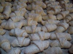 Cornisoare, dolci alla panna moldavi