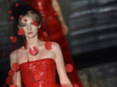 Si veste di rosso la moda di Armani