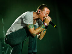 Eʼ morto Chester Bennington: il cantante dei Linkin Park si è suicidato chester