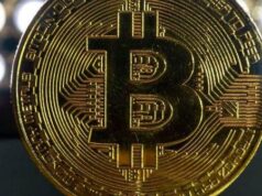 Crollo Bitcoin, in 24 ore vanno in fumo 100 miliardi di dollari bitcoin